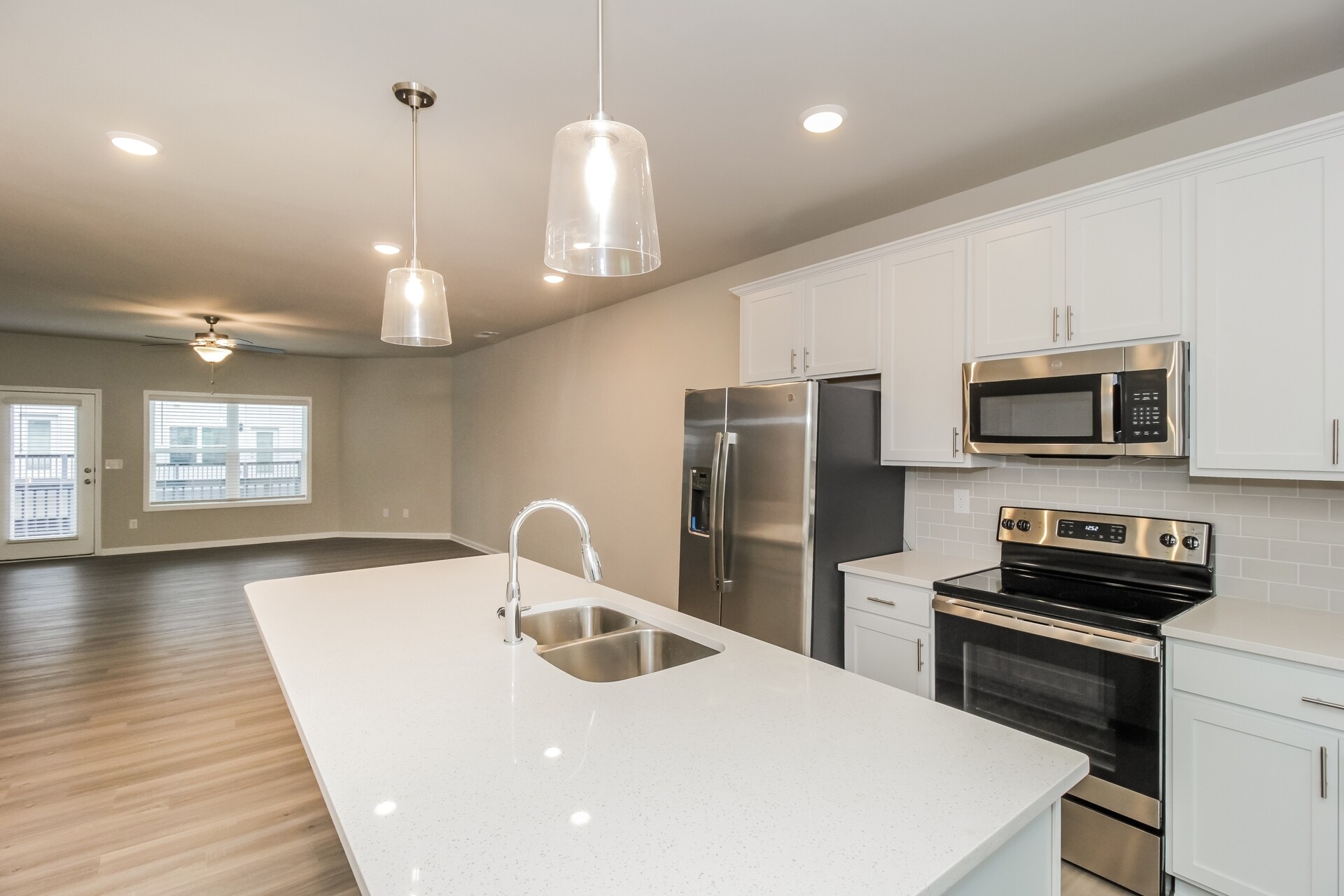 Building Photo - 807 Calvin Pk Dr