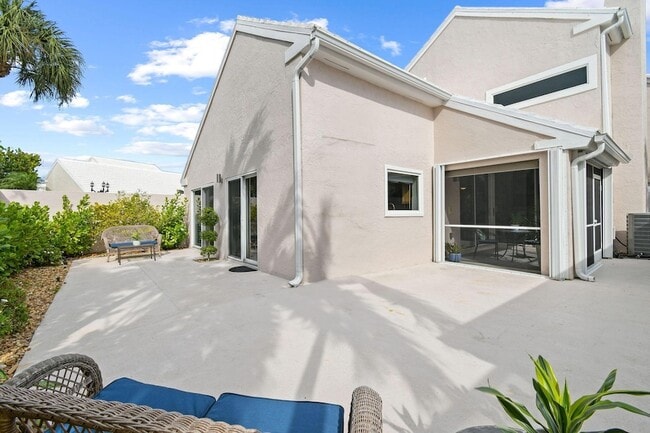Building Photo - 61 Dorchester Cir