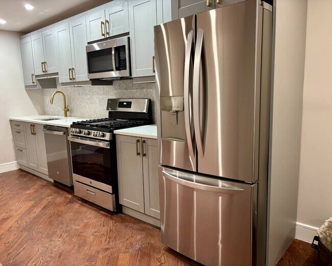 Building Photo - 904 Sterling Pl