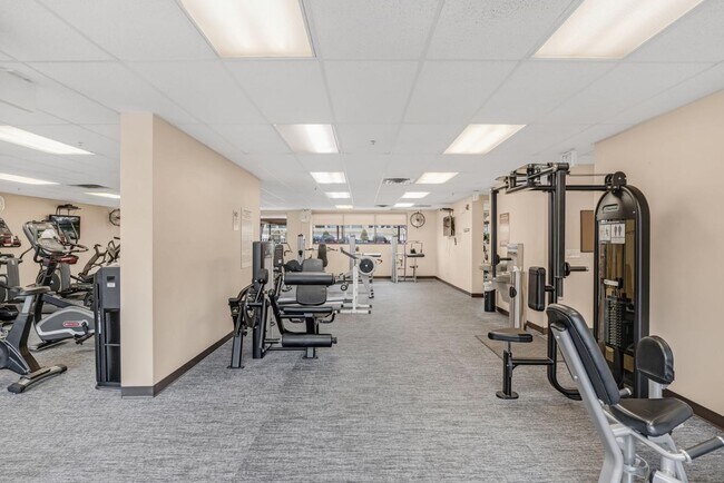 Building Photo - 650 S Clinton St