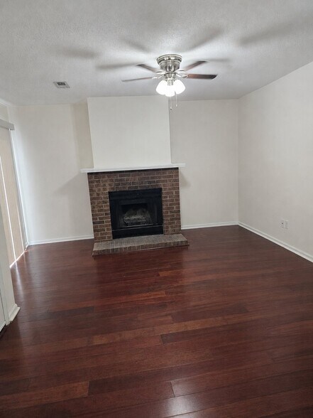 Building Photo - 3705 Nealshire Dr NW