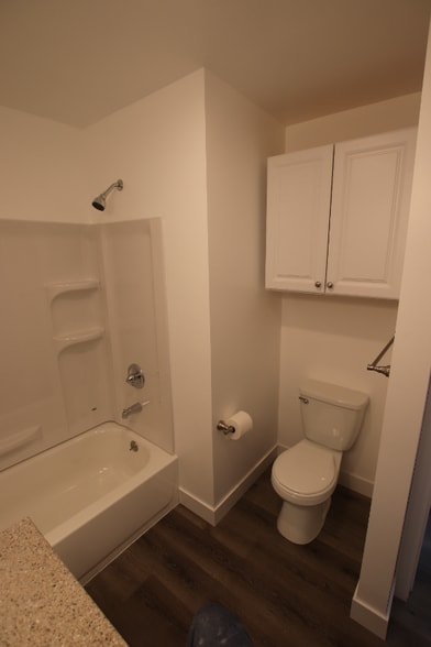 Building Photo - 527 Hillsdale St