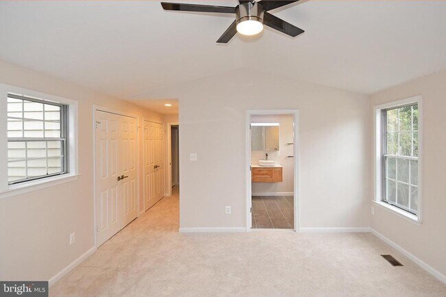 Building Photo - 6008 Good Lion Ct