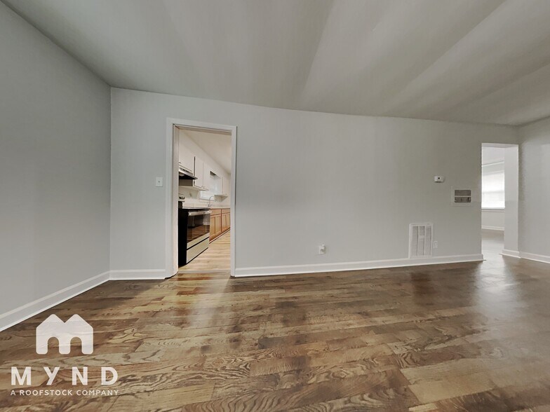 Building Photo - 1720 Finchley Dr