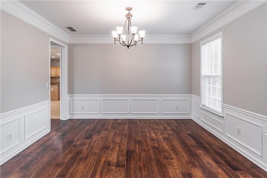 Building Photo - 230 Albrighton Ct