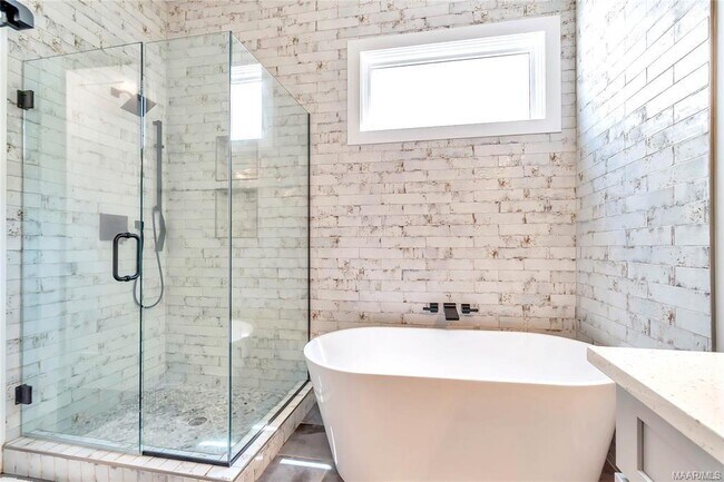 Building Photo - 7132 Fain Park Dr