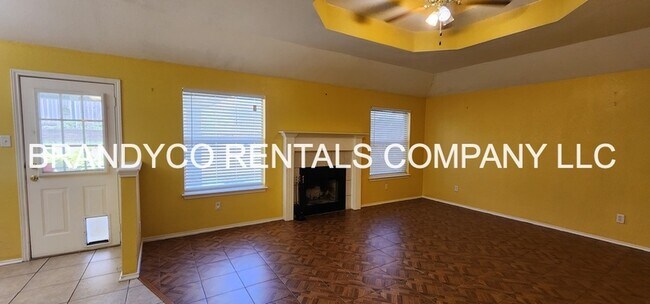 Building Photo - 4509 Twin Oaks Cir