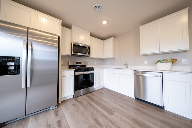 Building Photo - 13720 Kaylemore Trl