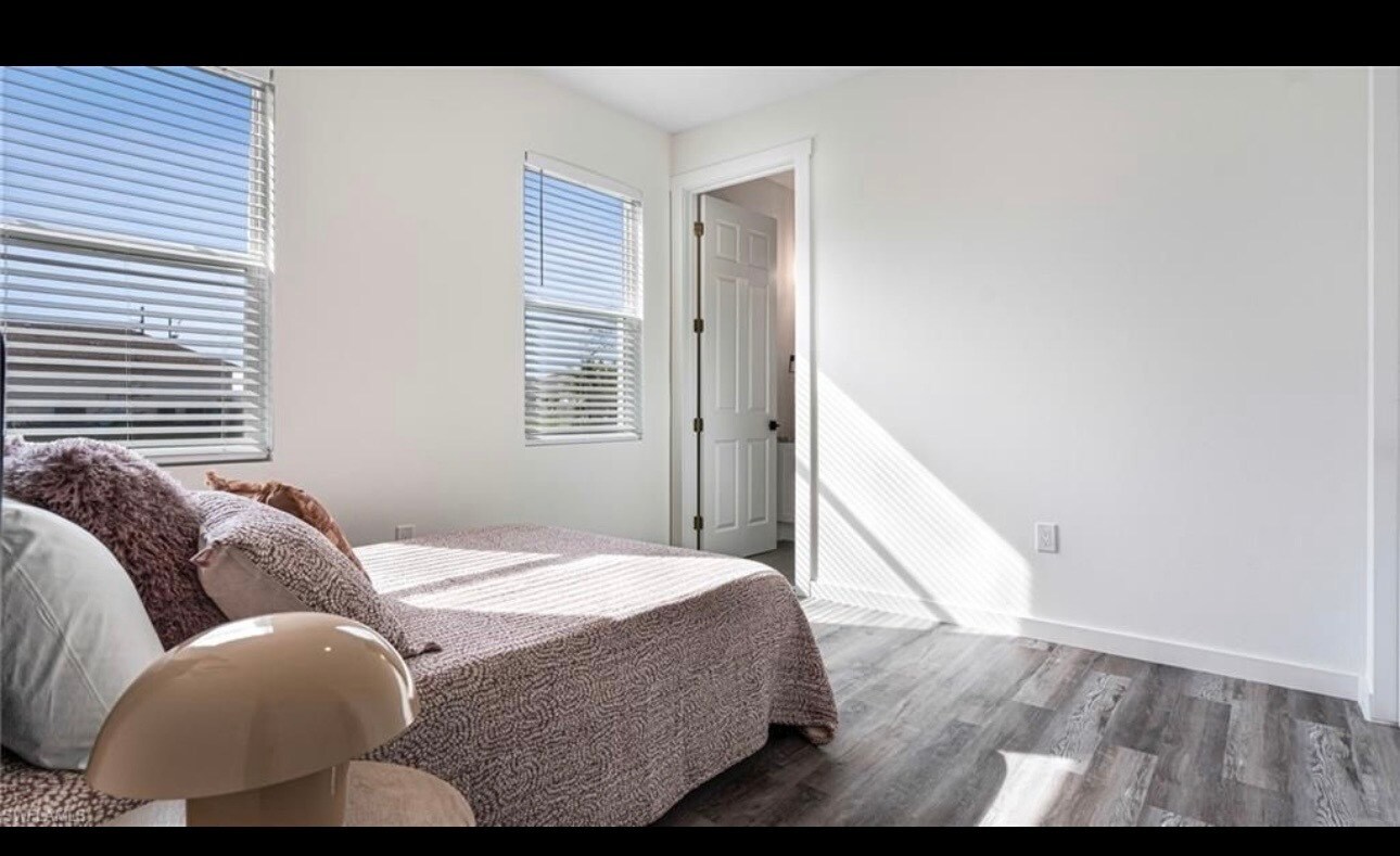 Building Photo - 417 NW 3rd Ln