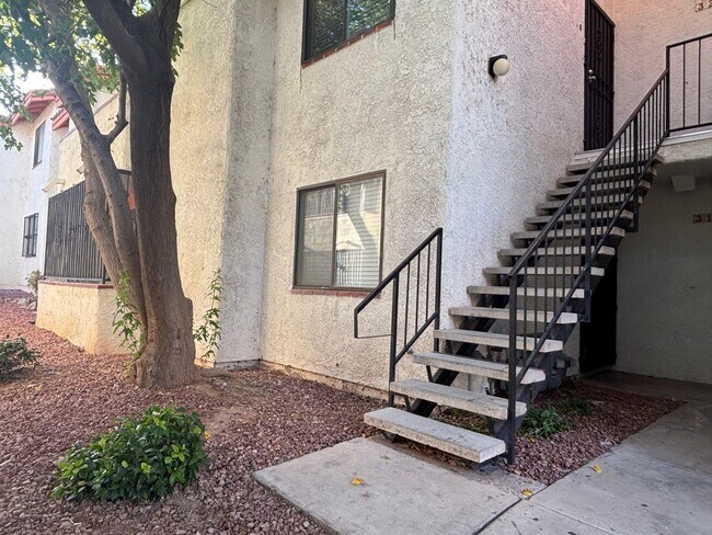 Building Photo - 1701 E Katie Ave