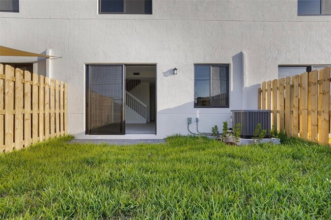 Building Photo - Southwest 344th Terrace, Homestead, FL 33034 - 3 BR 2.5 BA house