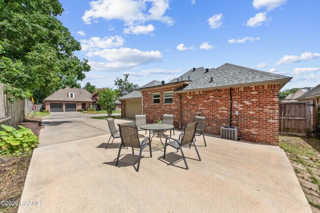 Building Photo - 100 Shumard Dr