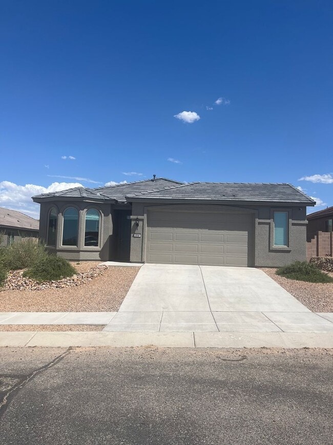 Primary Photo - Beautiful Like New 4 Bedroom 3 Bathroom ho...