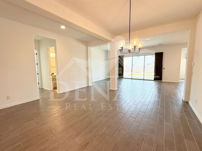 Building Photo - 5214 W Thresher Way