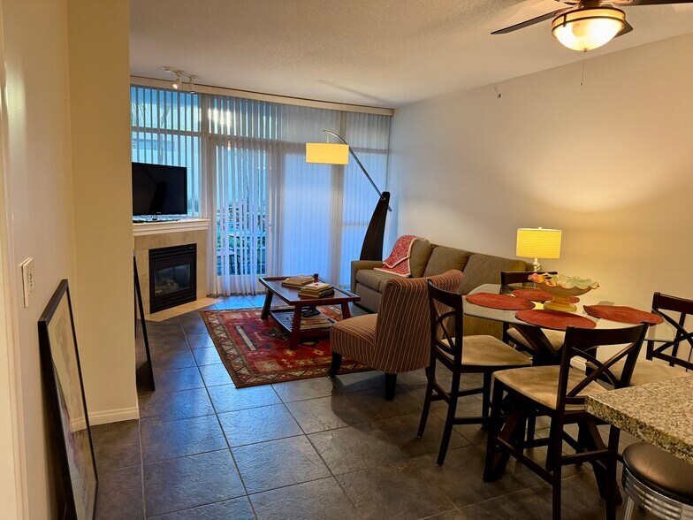 Building Photo - 850 Beech St