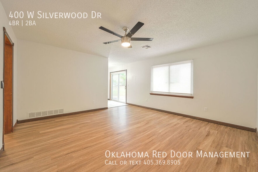 Building Photo - 400 W Silverwood Dr