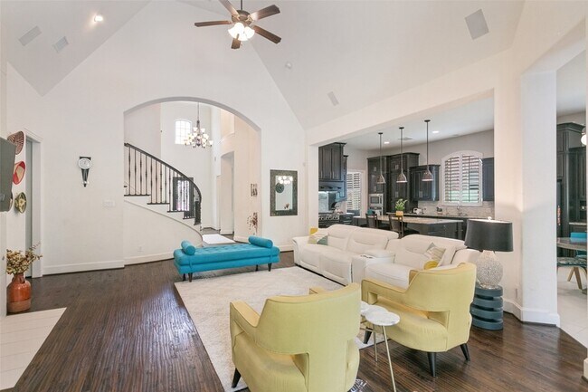 Building Photo - 7721 Shackelford Dr