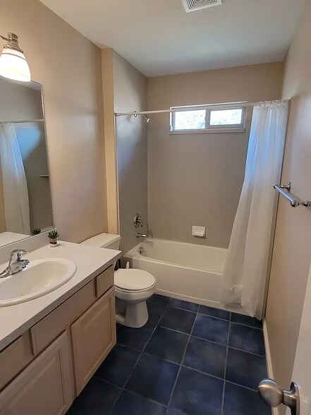 Building Photo - 10576 N Sage Vista Ln