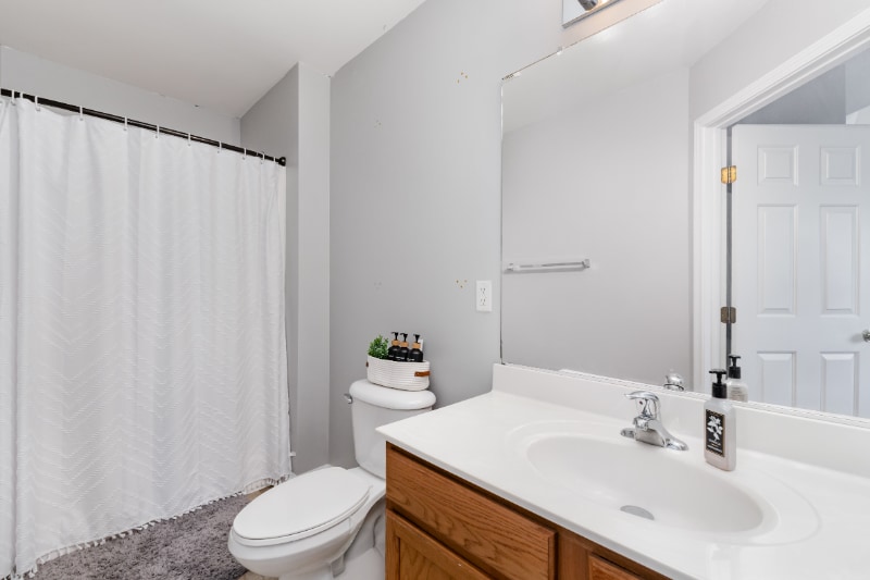 Building Photo - 4919 Sunburst Ln