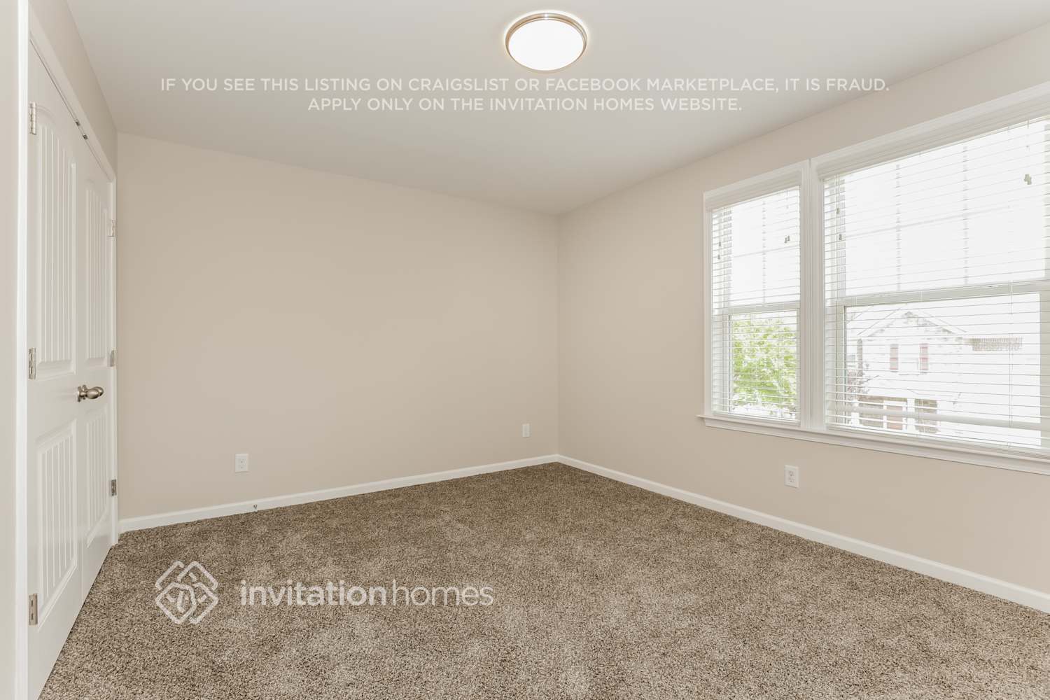Building Photo - 1700 Stonewater Dr