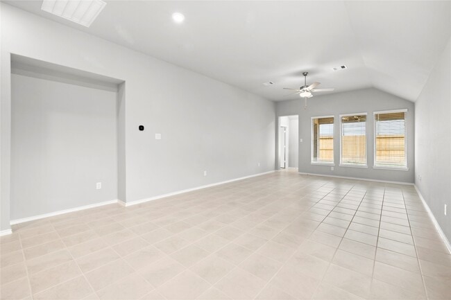 Building Photo - 123 Misty Ridge Ct