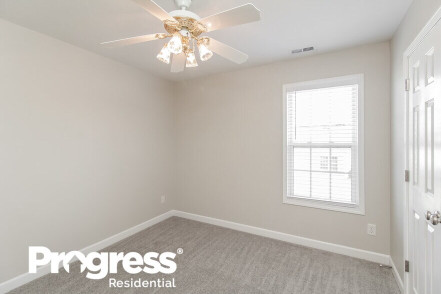 Building Photo - 1412 Williamsburg Ln