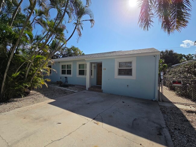 Building Photo - 1008 Macy St