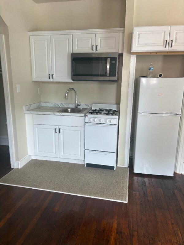 Building Photo - 429 S 51st St