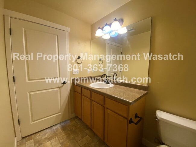 Building Photo - Check Out This Beautiful 2 Bedroom 2 bathr...