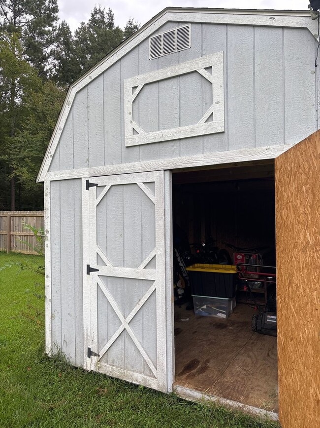 Building Photo - 151 Gilder Ct