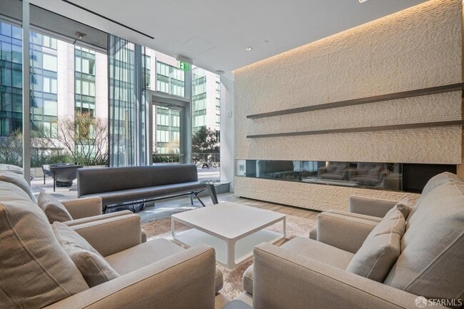 Building Photo - 301 Main St