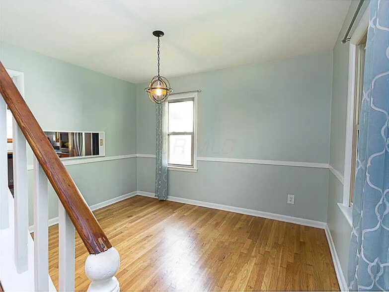 Dining room - 224 Colonial Ave