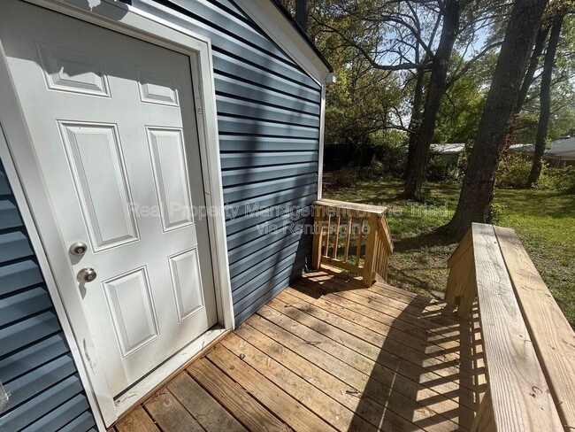 Building Photo - 1604 Textile Dr