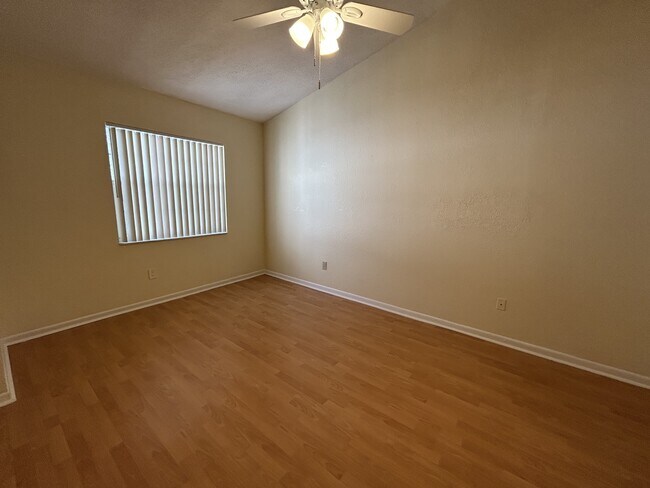 Building Photo - 2890 N Oakland Forest Dr