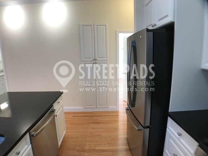 Building Photo - 15 Langdon St