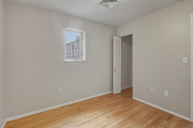 Building Photo - 350 North St