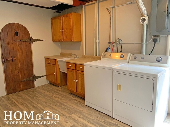 Building Photo - 4br/2ba Country House Available 7/1