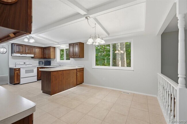 Building Photo - 1880 Welling Dr