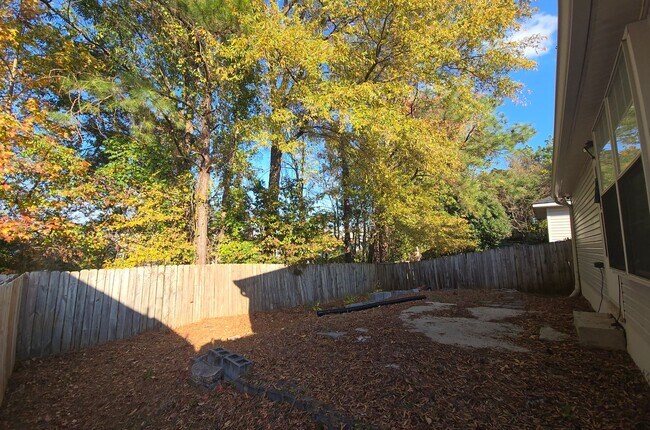 Building Photo - Impeccable Home in Gorgeous Neighborhood