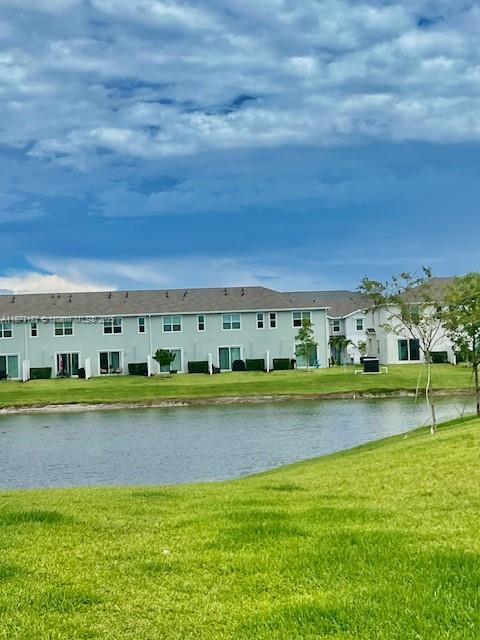 Building Photo - 871 SE grovebush Ln