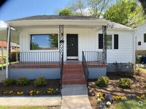 Building Photo - Adorable Bungalow Next to Downtown Raleigh!