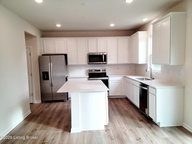 Building Photo - 8308 Fairmount Rd