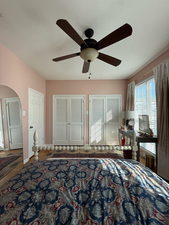 Building Photo - 4424 Holland Ave