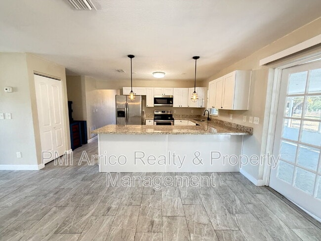 Building Photo - 13670 Highland Rd