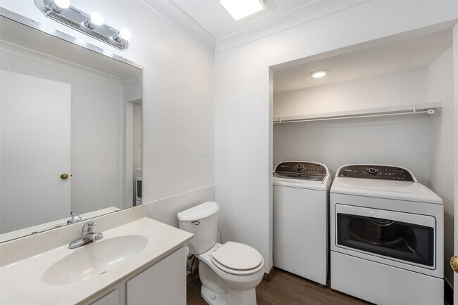 Building Photo - 4040 San Felipe St