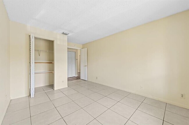 Building Photo - 2983 NW 92nd Ave