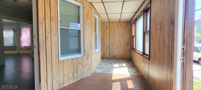 Building Photo - 16 Van Cleve Ave
