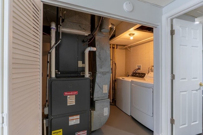 Building Photo - 4345 Mumford Dr