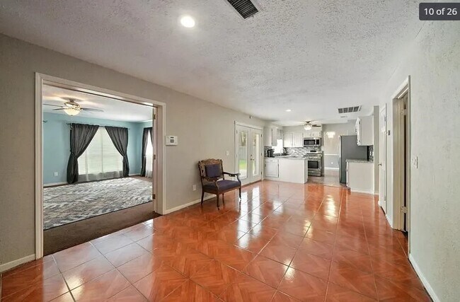 Building Photo - 15914 Pinyon Creek Dr