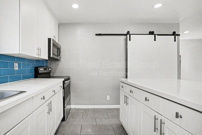 Building Photo - 14772 Midland Rd